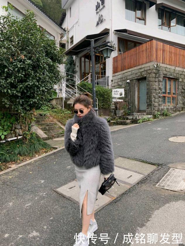 女人的冬装怎么少得了皮草,学会时尚博主的搭配,保暖有限贵气