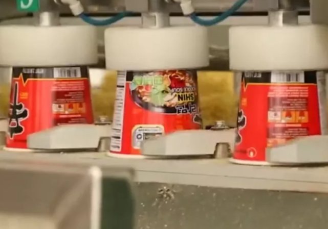 车间|泡面究竟卫不卫生?康师傅公开生产车间,网友:比我家厨房还干净