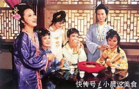 红楼梦!《红楼梦》关系最尴尬的两个女人,住在一个家里,从不和对方说话