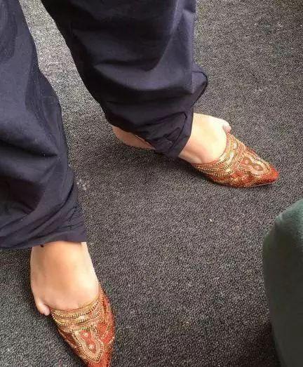 |搞笑GIF趣图:这位选手,打水漂大赛用这个是犯规的