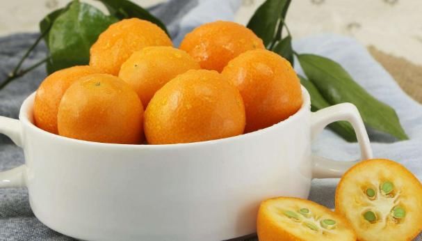 金桔的营养价值比较高，保健功效也比较出色，早看早受益哦！