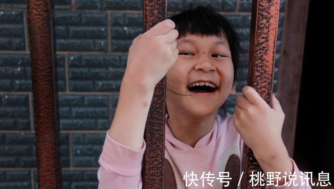 诊断书|女儿每天只会笑,妈妈以为她是爱笑的“天使”,拿到诊断书后哭了
