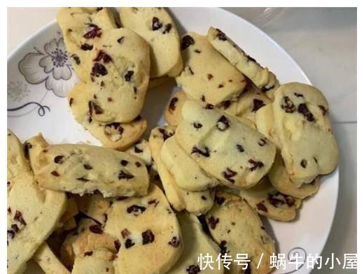 周末小甜品，半碗面粉1个鸡蛋，不打发不揉面，奶香味足入口即化