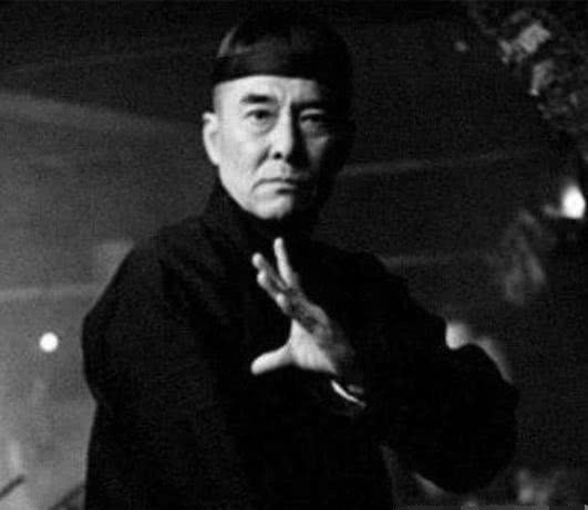 贴身|他53岁一拳打倒霍元甲，是慈禧的贴身侍卫！