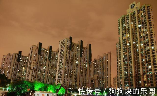 2套房|王健林预言已应验?手握“2套房”的家庭,未来会面临什么?