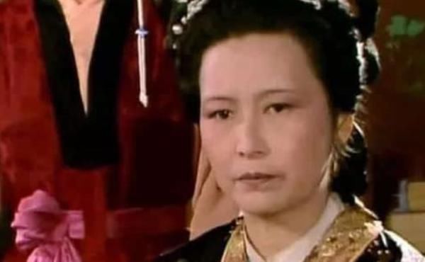 黛玉进入|红楼梦里有一奇女子,她从未露过面,却是“谋杀”黛玉的真凶