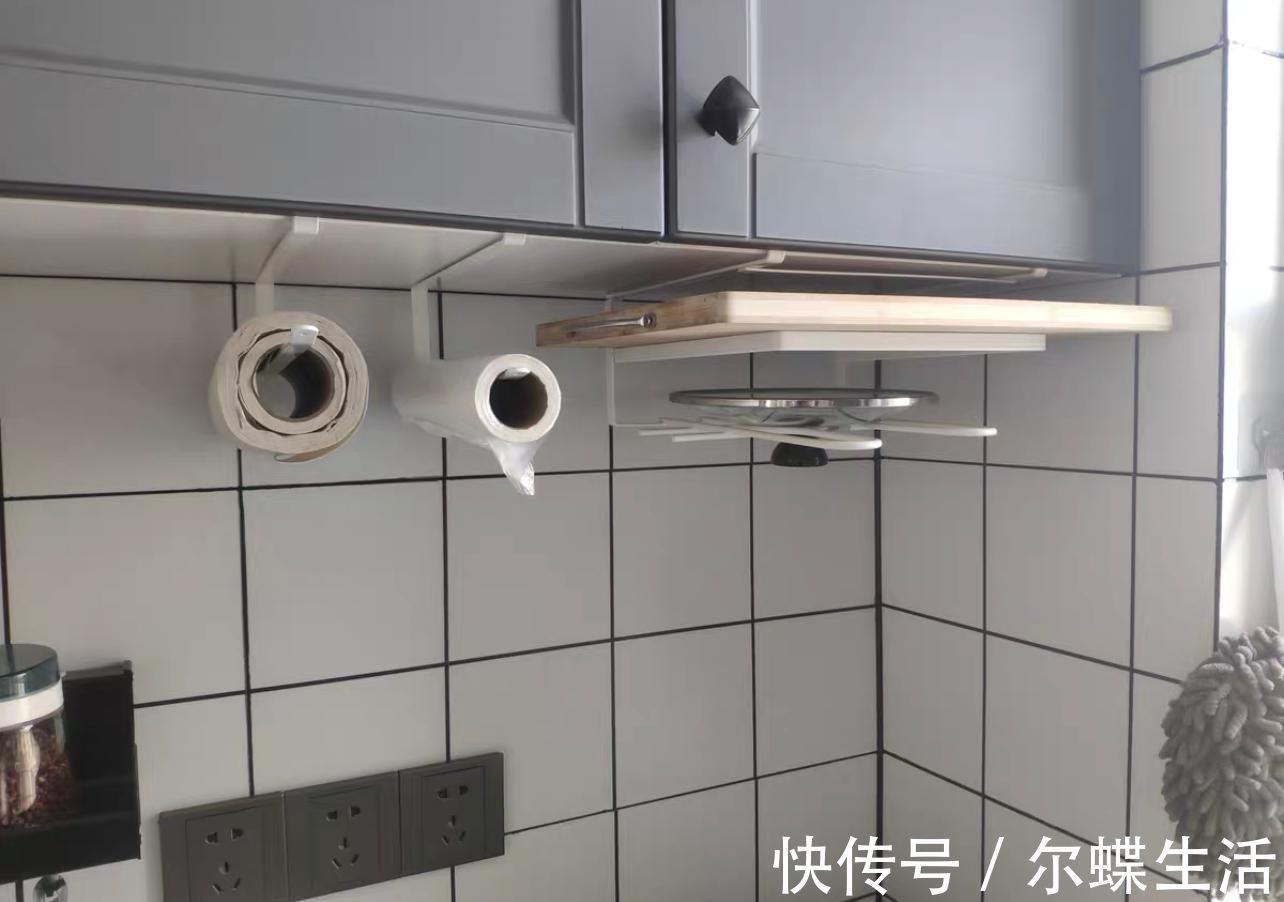 灶台|原来不懂,厨房瓶瓶罐罐堆灶台!其实早该这样弄,干干净净又高级