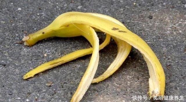 香蕉皮加红糖泡一泡,别提有多厉害了,轻松省下好几百,抓紧试试!