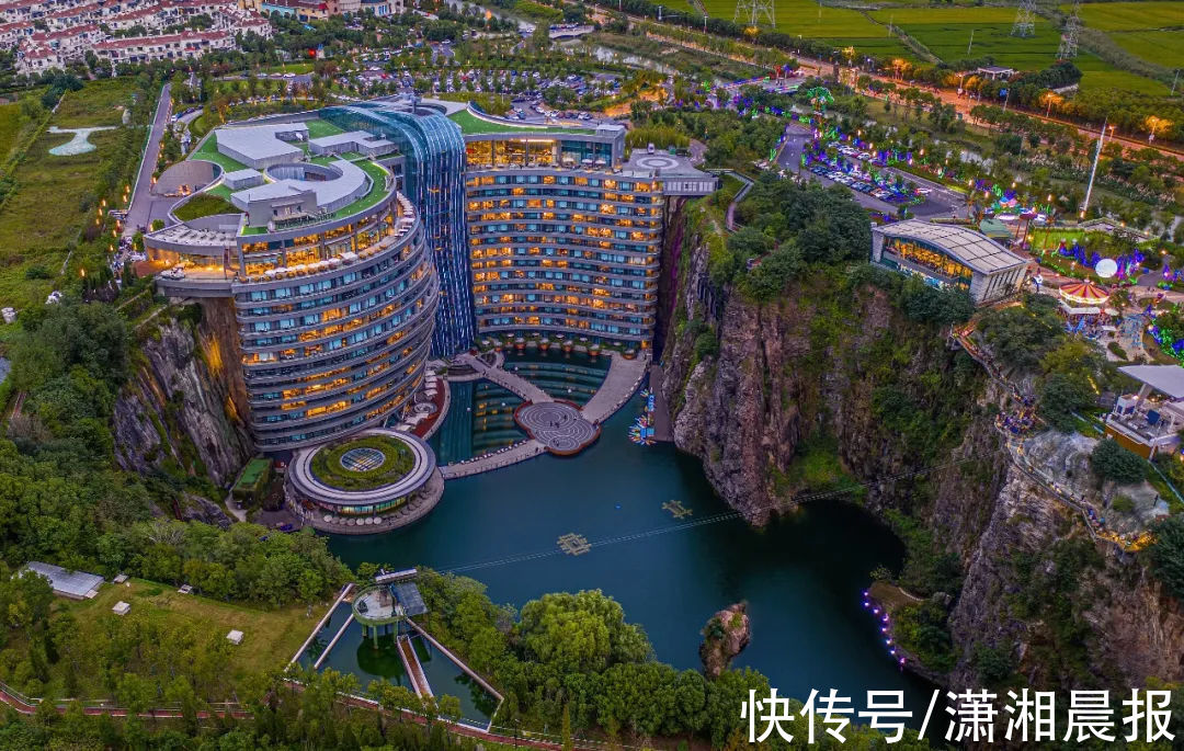 开业|22.5亿，上海这座“世界建筑奇迹”酒店要被卖掉？