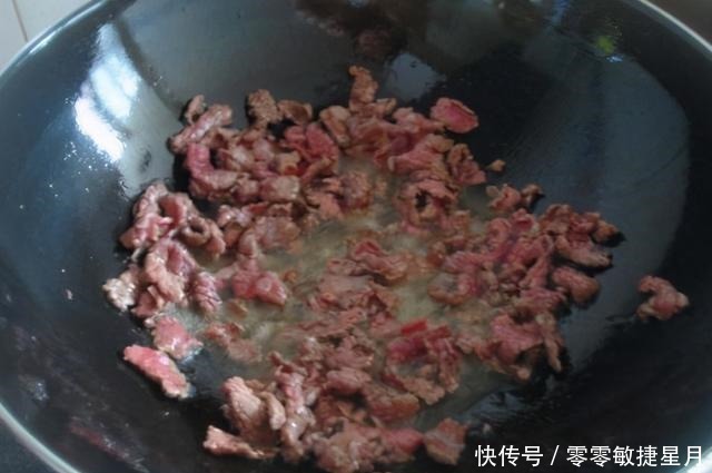 炒炒|茶油白椒牛肉 牛肉和它搭配,又嫩又入味,随便炒炒都好吃!