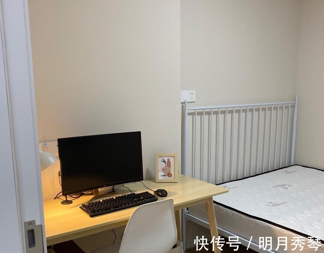 原木色|她家花了三个月装修完工,不做电视墙,不做吊顶,越简单越耐看