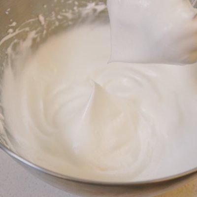 草莓脆皮蛋糕卷这么做，健康还营养，好妈妈要收藏