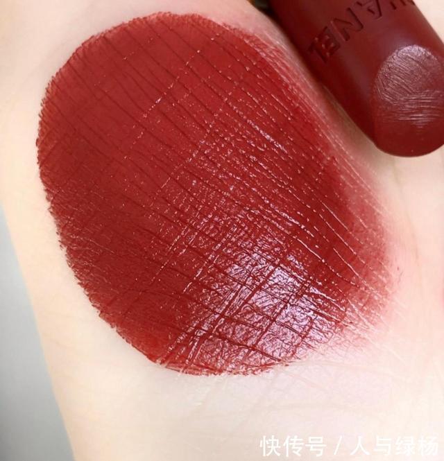 档次|香奈儿新色来袭!复古又高级的显白色,档次又上升不少!