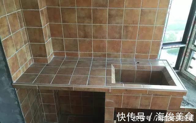 卫生间|别蹲在卫生间洗衣服了,多累呀,在阳台做个池子很好用!