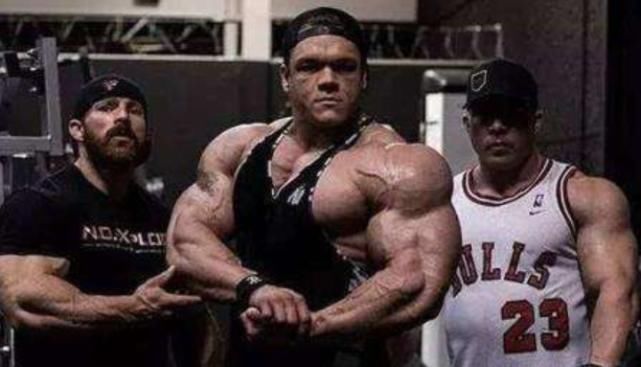 健身|240斤肌肉野兽，19岁健身21岁拿职业卡，最终却输给一口饭