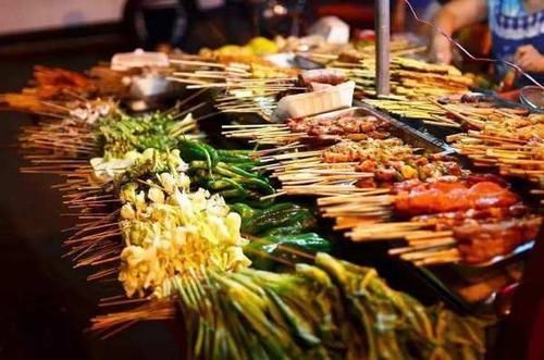 经常“大便粘马桶”是怎么回事不是湿气重，而是这种问题