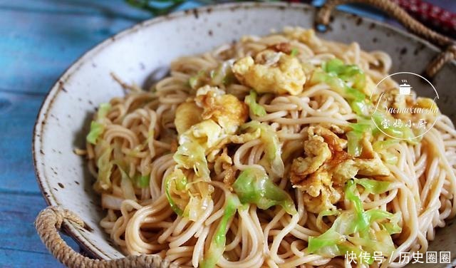 面条别总煮着吃了，试试这做法，营养一锅省事，天热我家经常做！