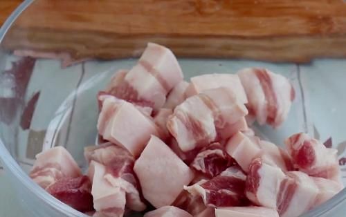  做法|红烧肉好吃有诀窍，教你做肉的正确做法与用料，红烧肉不好吃才怪