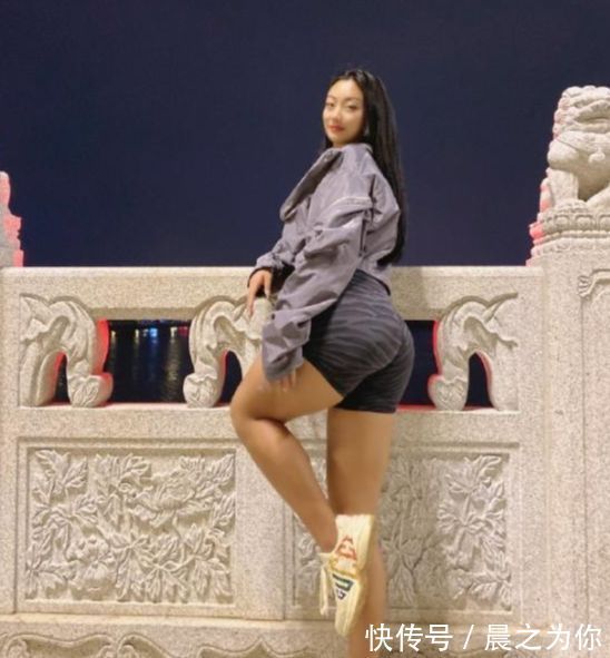 博主|98年健身博主,练出让无数妹子羡慕的“健美臀”,3个动作练同款