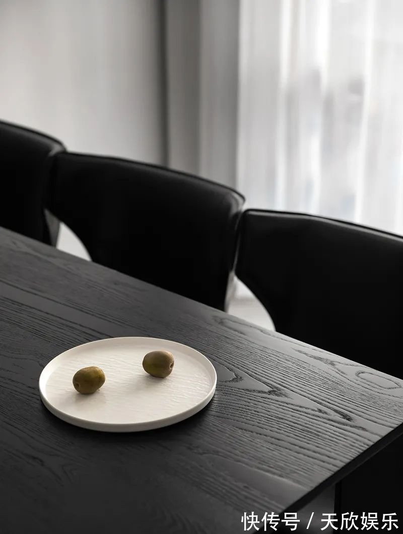 客厅|135㎡现代简约,高级时尚黑白灰,生活舒适而唯美