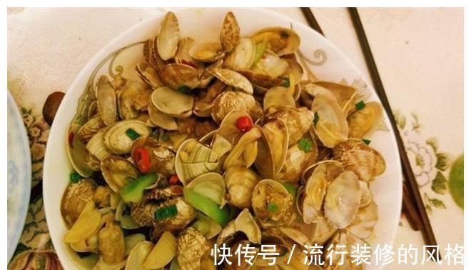 小舅子|老婆过生日,小舅子不请自来,我下厨做了一桌菜,他还嫌弃味道差