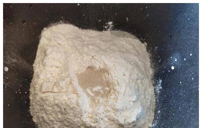 香味|自己做面包0添加剂，表面金黄诱人，口感绵甜柔软，奶香味十足