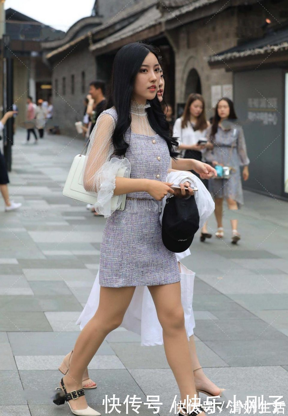 前卫感|一个充满自信的80后辣妈,真怀疑小姐姐的年龄,想请她吃晚饭