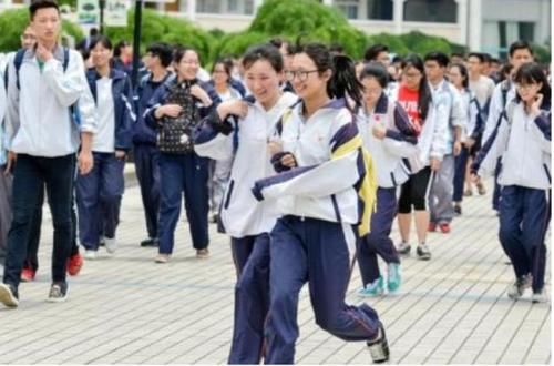 学生|新高考选科，这种组合最有利于考上好大学！但这类学生选择会吃亏