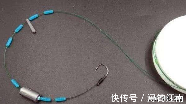 抛竿|台钓中为什么要用双钩?双钩有什么好处?单钩行不行?统统为你解答