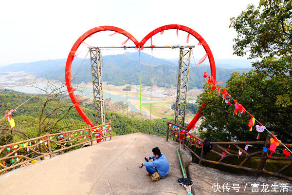 梅岭狮子峰，南昌第一山，怪石奇洞不输黄山，悬崖秋千、滑翔伞、玻璃漂流个个刺激