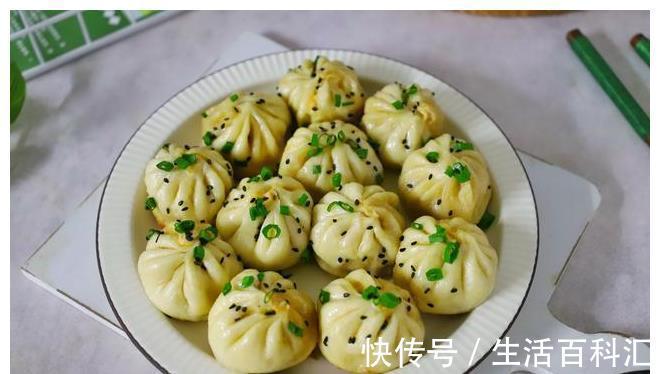 外皮|生煎包好吃有诀窍，记住2点，外皮松软底部酥脆，咬一口还爆汁