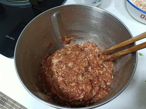 太鲜美了！这3样搭配包饺子，婆婆一口一个吃了2大碗