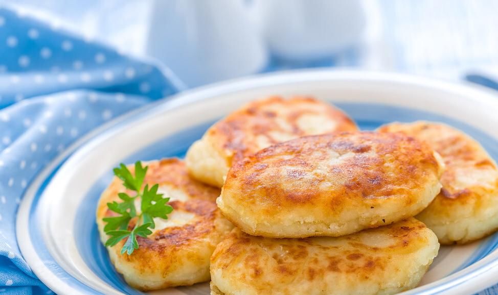 萝卜丝馅饼，外酥里嫩，口感软嫩香甜，营养丰富又美味，做法简单