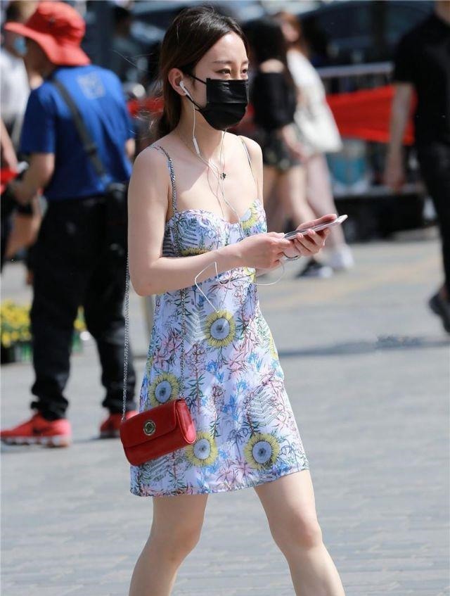 窗帘|围个“窗帘布”就出门夏日炎炎，这样也不错
