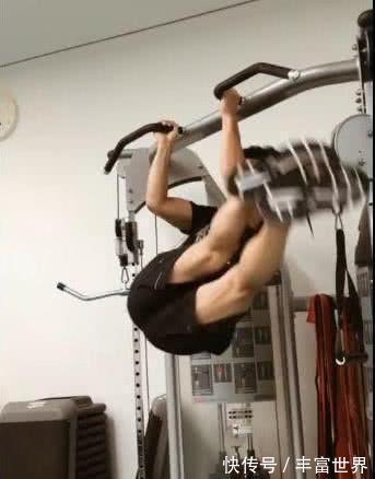 外表|別再被李健外表騙了,看看這三張圖就知道,原來(lái)你是這樣的男人