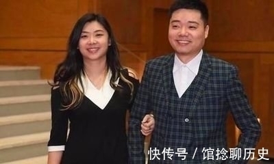 世界公开赛|丁俊晖背后的女人,放弃引以为傲的工作,甘愿当起“后勤部长”