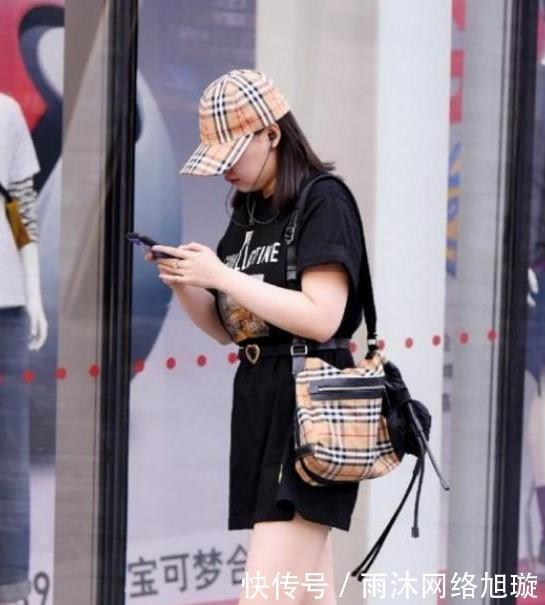 说不出来|街拍我有多喜欢你,我说不出来,但我心里明白