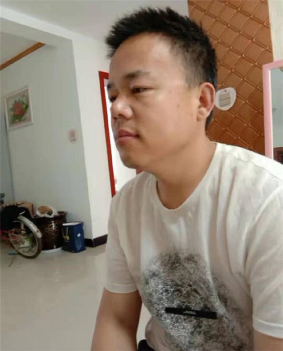 妈妈|孩子画爸爸参赛意外得奖，爸爸看后火冒三丈，妈妈：画得挺好的