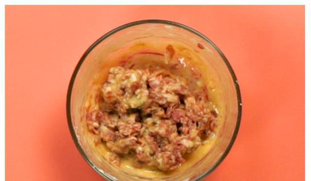 马蹄粉|肉丸子弹牙关键在三样，一样是鸡蛋，一样是淀粉，还有一样没听过