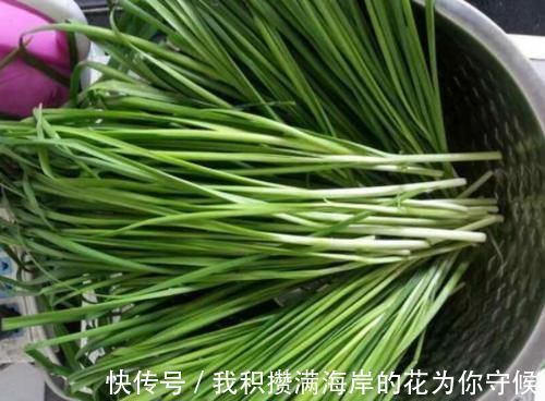 调韭菜鸡蛋馅，放调料有讲究，牢记“3放2不放”，韭菜鲜香味足