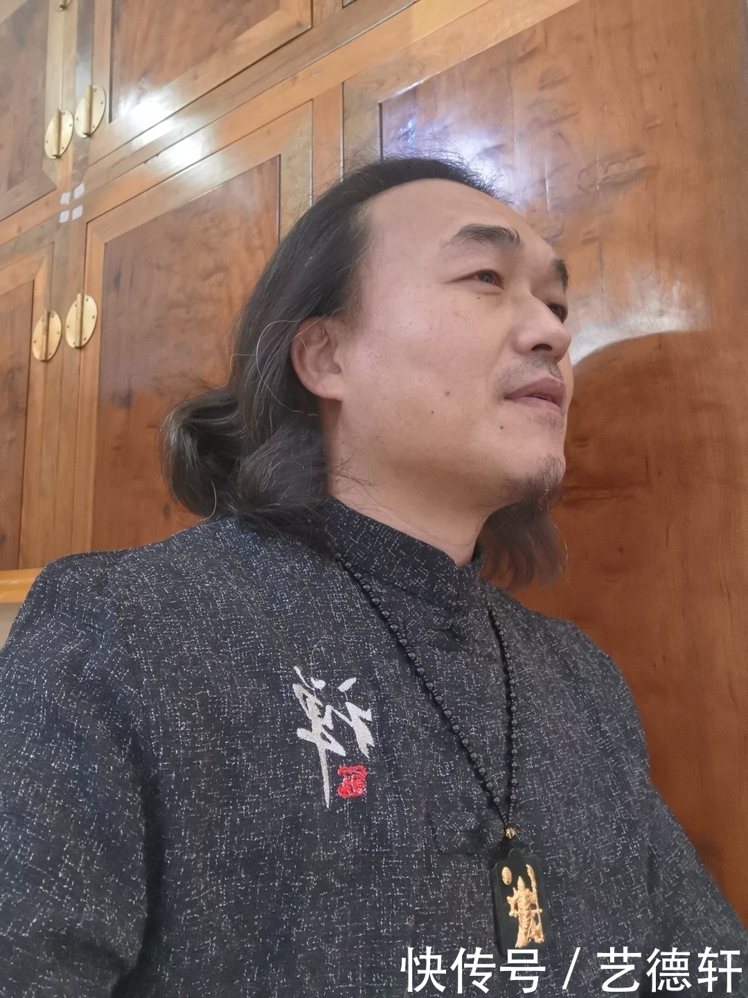 云烟浩莽绘丹青 笔墨立空写奇观 ——记著名书画家王诗皓