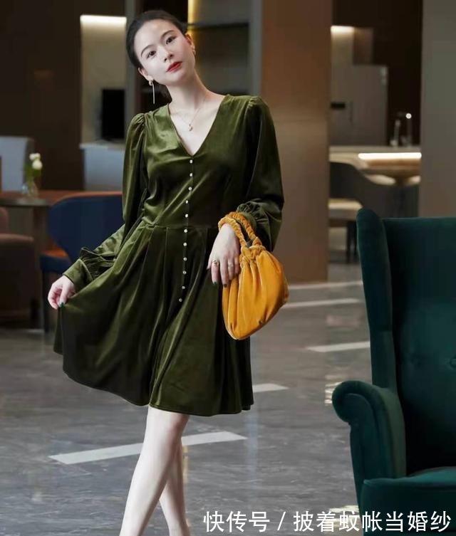 简约 职场女人如何穿的高级又显气质这五套搭配送你,每天穿得不重样!