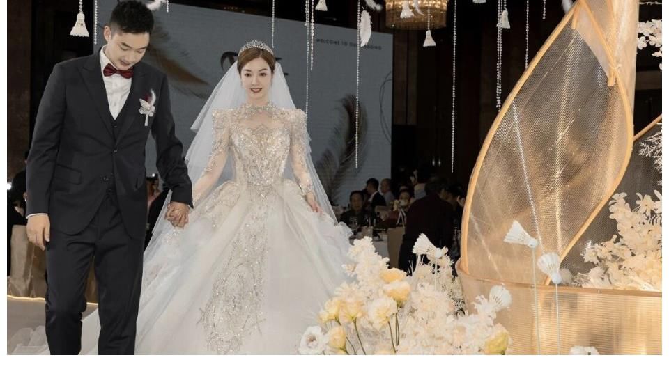 世界冠军王睁茗大婚！老婆颜值不输当红女星，林丹等大咖到场祝福