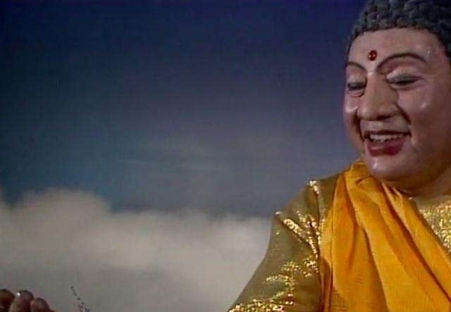 孙悟空被如来镇压时,如来无意间说漏嘴,揭露了孙悟空真实身份