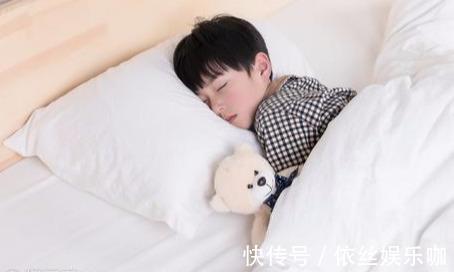 分泌|爸爸一米六五,妈妈一米五,儿子猛蹿一米八:只因睡前做对这件事