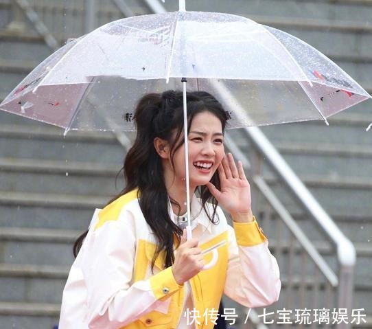 《跑男黄河篇2》路透,3位女嘉宾都是双马尾,风格现在大不一样