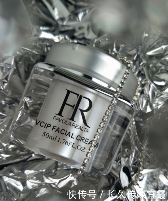 保湿|热门面霜推荐:美白抗氧化保湿补水修复,促进血液循环,紧致肌肤