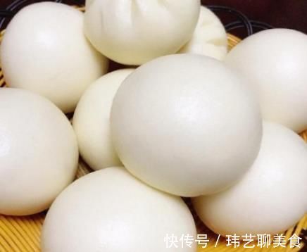 冬天蒸馒头，只加酵母可不行，教你5技巧，馒头又大又软，特别香