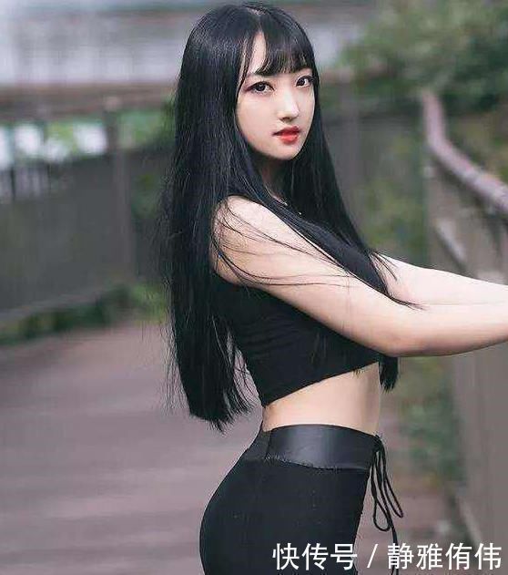 穿打底裤 穿打底裤的美女,在海边释放不一样的美,所有路人的目光被你吸引