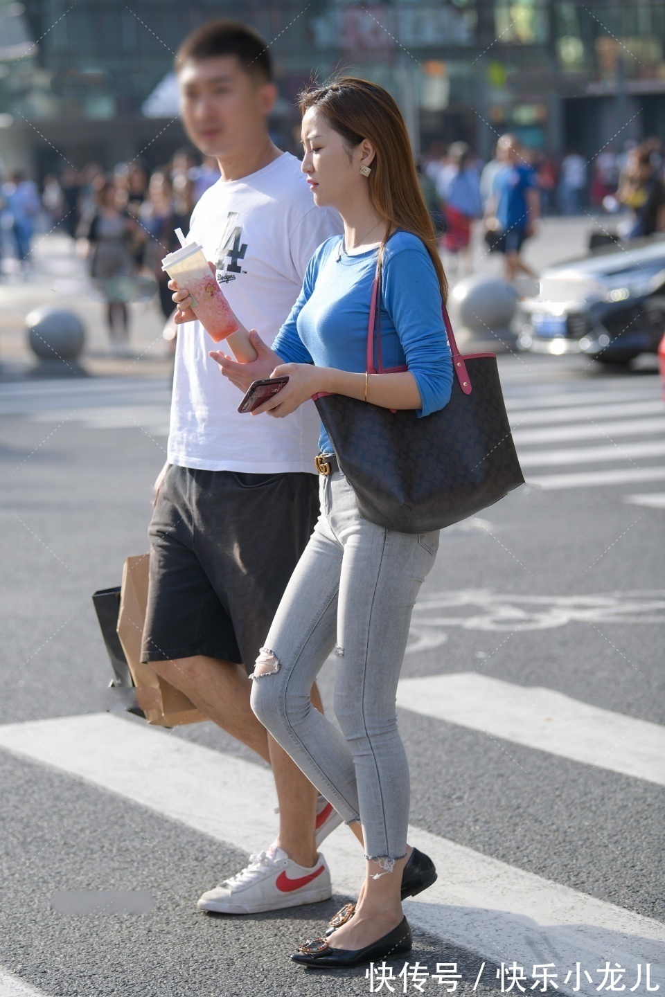 姐姐 姐姐的高级感让我莫名自卑!虽然有点小肚子,但不妨碍我很喜欢她